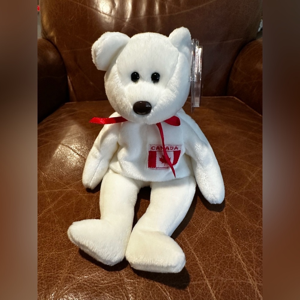 TY Beanie Baby, RARE Maple Canada Bear 1996, Retired, With Canadian Tags